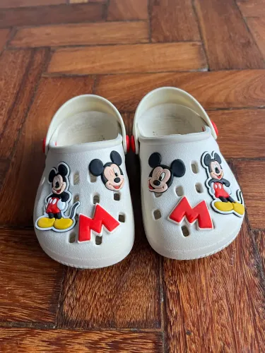 Crocs mickey
