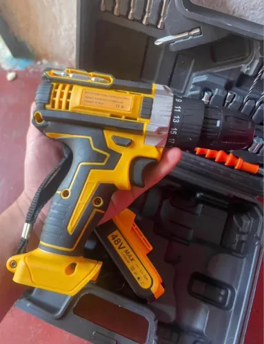 ?Parafusadeira 48V MAX + 2 Baterias e Maleta Completa?