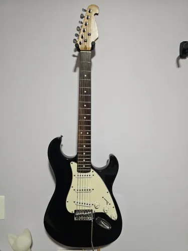 Vendo guitarra Giannini sonic x séries
