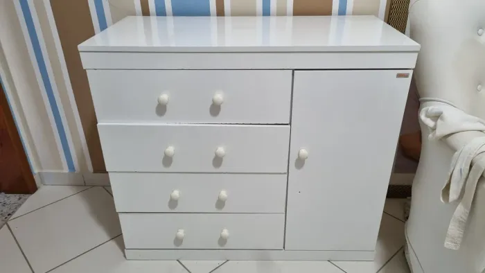 Vendo cômoda e prateleira