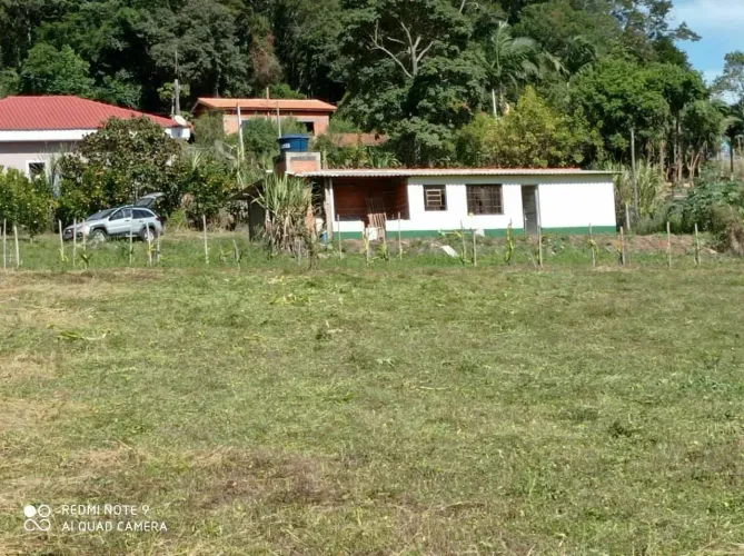Chácara em Estrada Vicinal Francisco Ortiz de Moraes - Ortizes - Piedade/SP