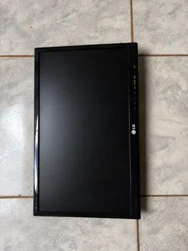 Monitor/TV LG M2252D-PS 21,5" Full HD - Usado