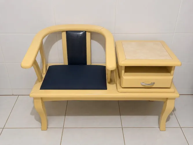 Namoradeira com Mesa Lateral e Gaveta - Madeira - Bom Estado
