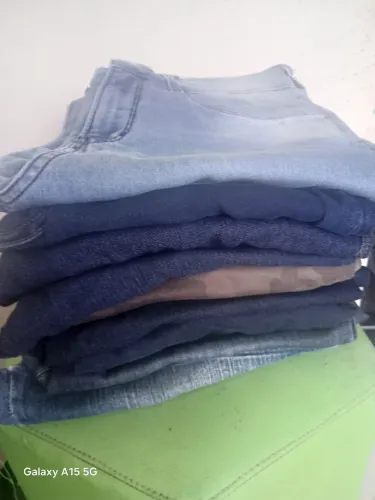 Promoção de calsas e bermudas jeans