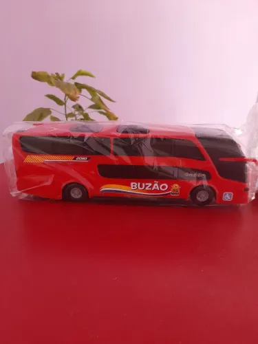 Ônibus de brinquedo plástico