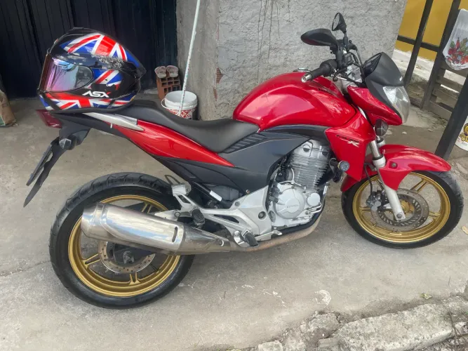 CB 300 conservada