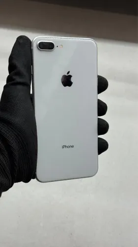 iPhone 8 Plus