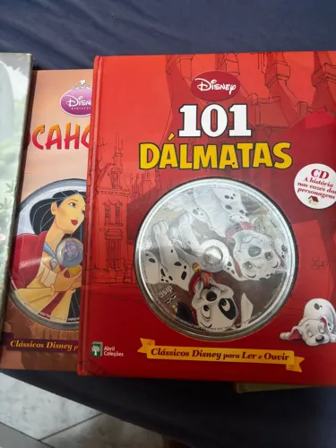 Livros licenciados Disney com CD