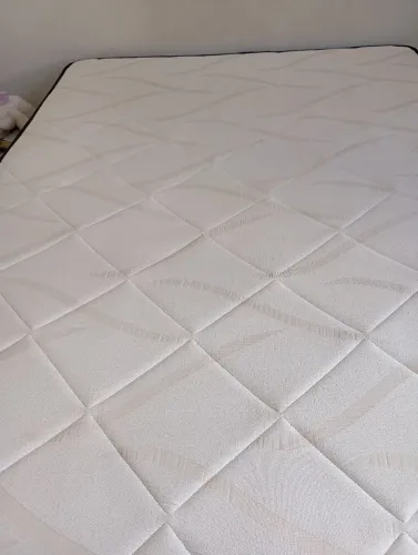 Box casal Ilhéus +base Brasíliaflex em excelente estado cama pouco usada 