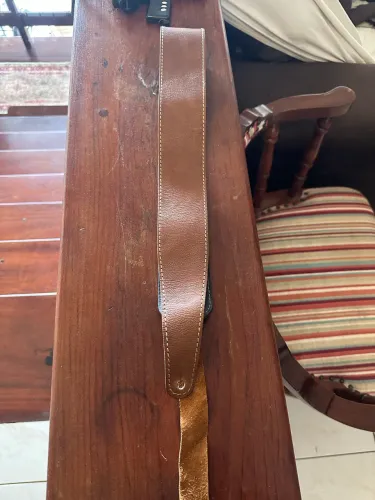 Correia violão/guitarra couro legítimo