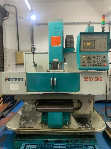 Fresadora CNC Sinitron B5