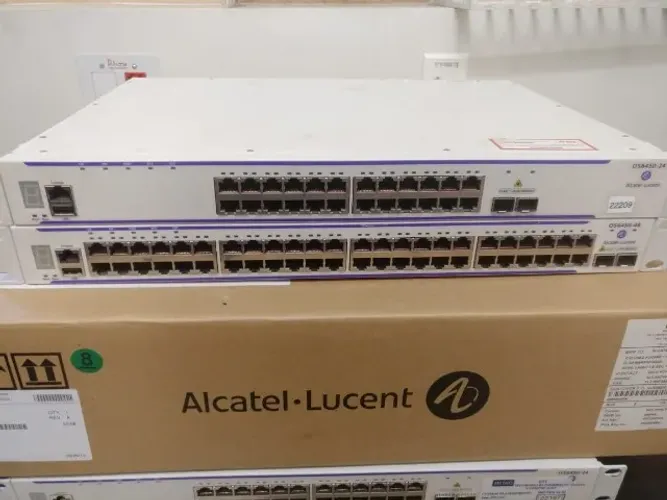 Switch de rede 24 portas 10/100/1000 + 2 portas 10Giga (SFP+) Marca: Alcatel-Lucent Model