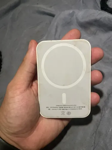 CARREGADOR PORTÁTIL POR INDUÇÃO PARA IPHONE