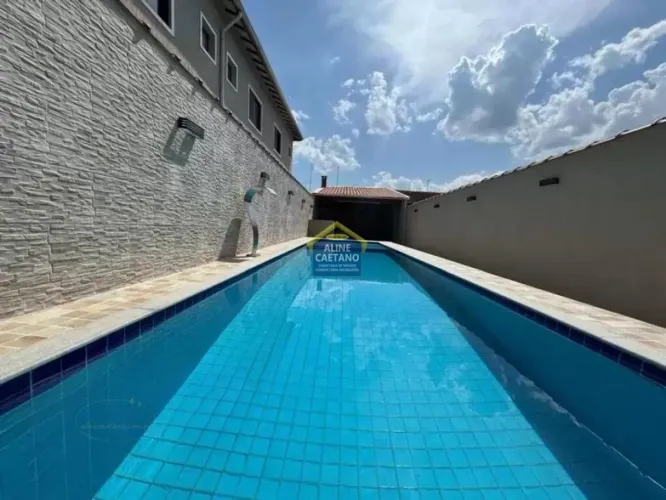 Casa de Condomínio com Varanda no Imperador - Piscina e Churrasqueira!