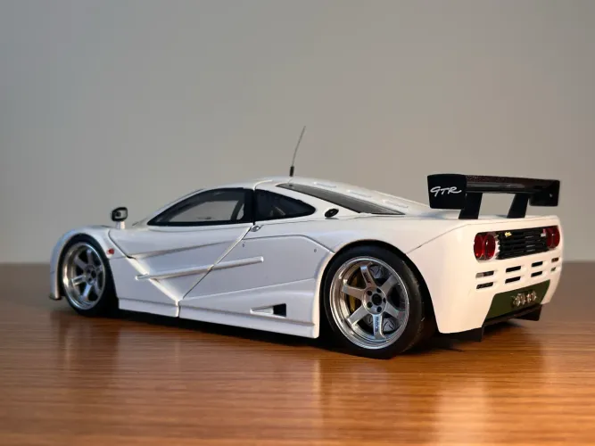 McLaren F1 GTR 1/18 Solido