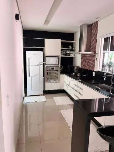 Casa residencial com 2 quartos e 3 vagas para venda no Jardim Nazareth, Marília.