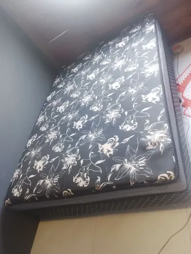 Cama boxe colchão cama.