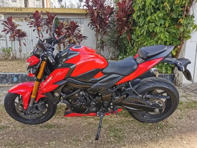 SUZUKI GSX-S 750 