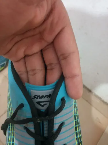 Chuteira muito boa para campo