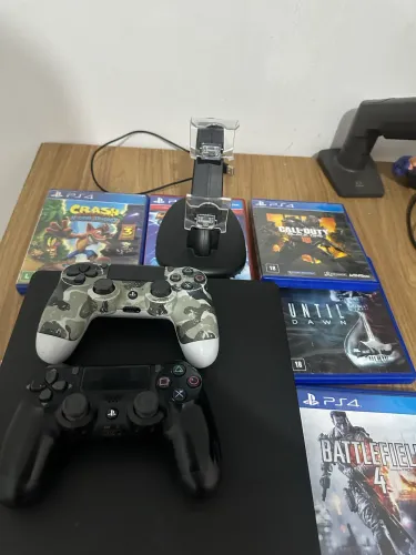 Ps4 Slim 1 Tb 2 controles + JOGOS