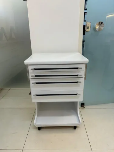 Odontologia- carrinho volante com gavetas 