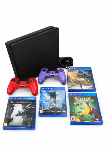 Playstation 4 (PS4) Slim 1 TB + 2 controles originais + 4 jogos
