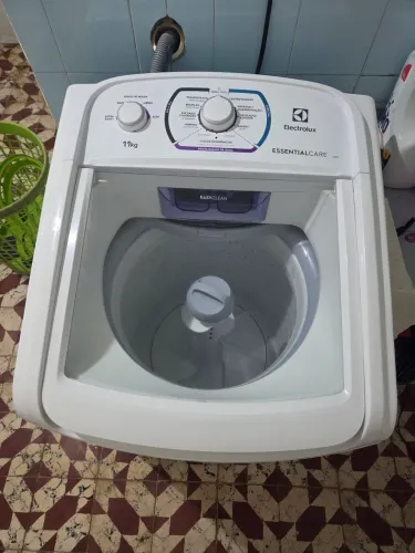 Máquina Electrolux 11kg Essecial care , excelente estado 1 ano de uso