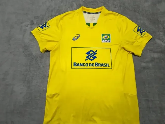 Camisa Oficial Brasil Vôlei 2017 Asics, tamanho M (53x75cm). Excelente estado!
