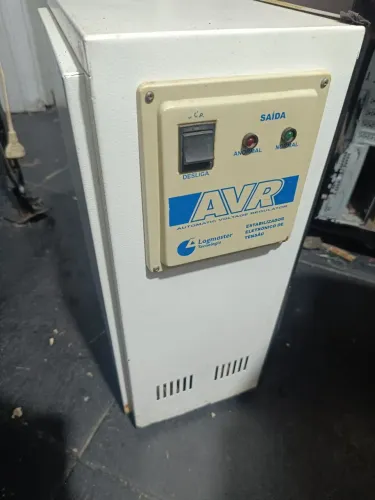 Estabilizador de tensão r$ 3000 va entrada 220v saída 110v