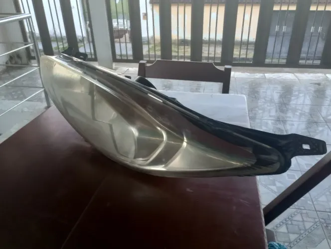 Vendo farol em excelente estado de NEW FIESTA