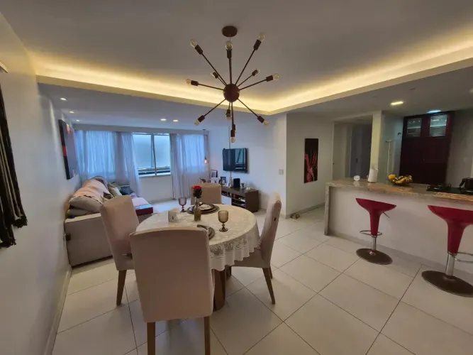 Conforto e Lazer em Boa Viagem: Apartamento com 3 Quartos e Piscina