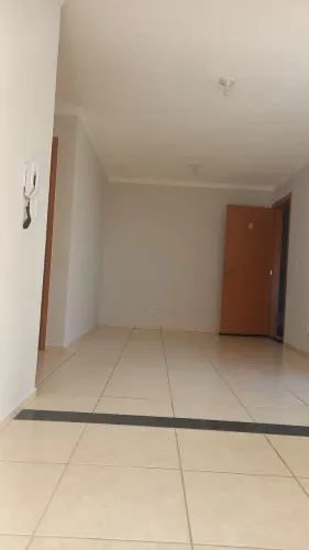 Alugo apto no condomínio Gran Royalle.
