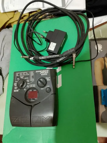 Pedaleira de guitarra zoom 505-2