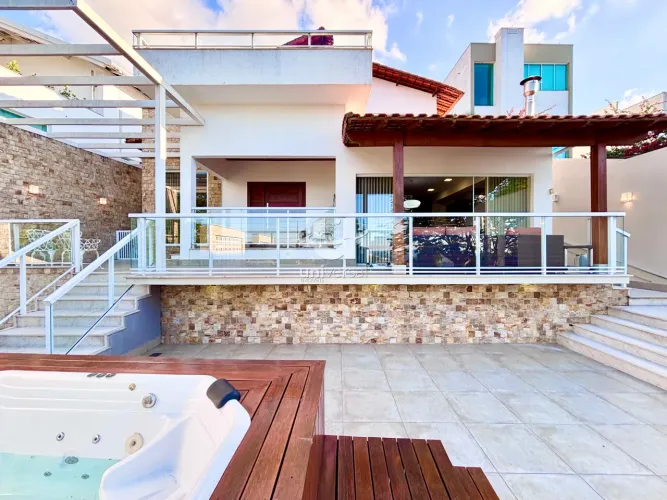 Casa à venda no Granville por R$2.190.000