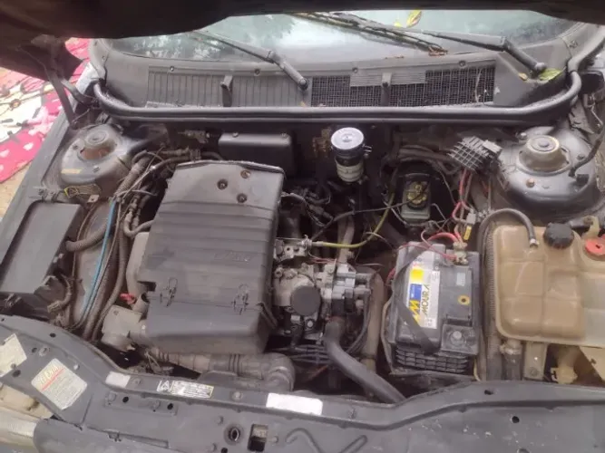 Motor fiat tipo IE 95 gas. Vendo motor e câmbio por 2500,00 funcionando.