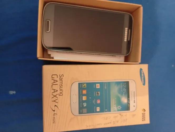 Vendo celular Samsung Galaxy S 4 min