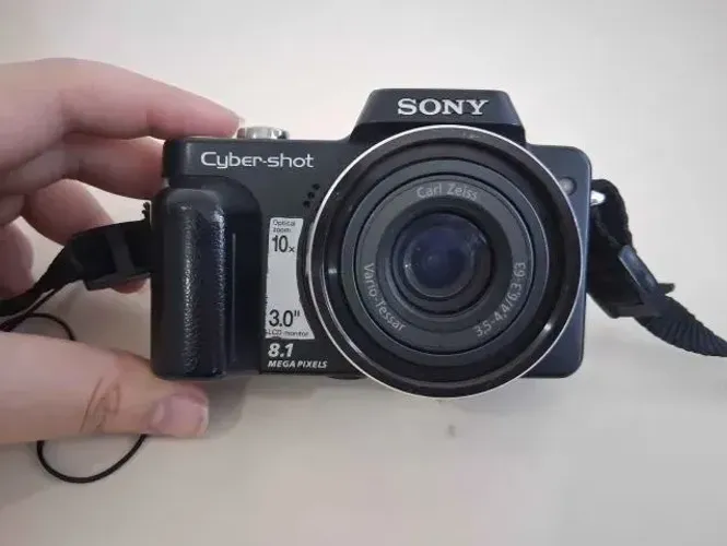 Câmera Sony Cyber-shot Dsc-h10 (8.1 Mp / Zoom 10x) Usada Preto