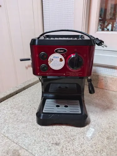 Cafeteira Expresso Oster Cappuccino - 220v