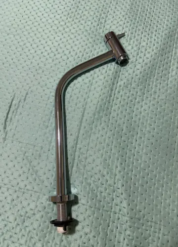 Torneira Deca em aço inoxidável 30cm