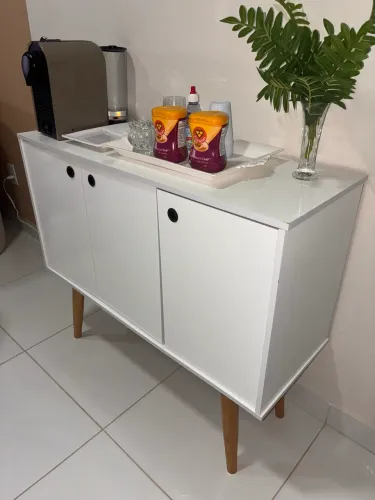 Aparador buffet, filtro, mesinha de apoio 