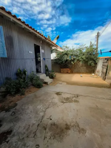VENDO CASA COM TERRENO EM TUBARÃO SC  - CASA BEM GRANDE 