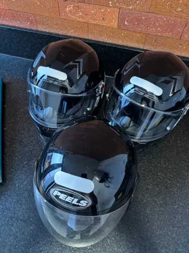 Vendo 3 capacetes sendo 2 zero km