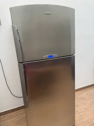 Geladeira Frost Free espaçosa duas portas