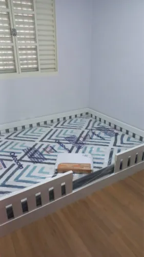 Cama casal planejada.