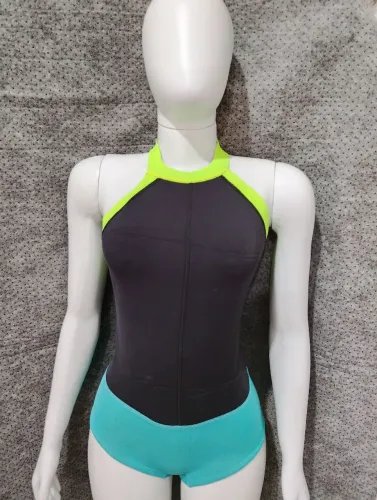 Roupa de surf feminino Tam G nova