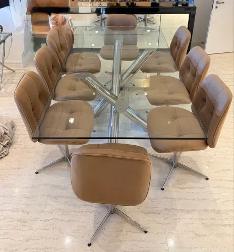 Mesa de jantar tampo de vidro com 8 cadeiras
