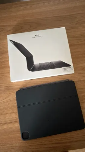 Apple Magic Keyboard iPad Pro 13? M4/M5 - Impecável, com Nota Fiscal e Garantia