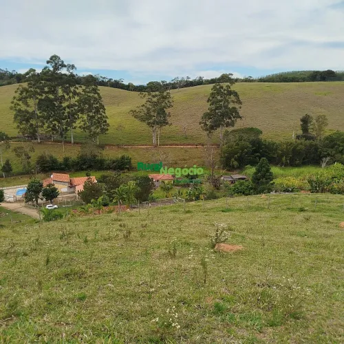 SÍTIO COM PASTO E NASCENTES PERTO DO CENTRO/ LAGOINHA-SP