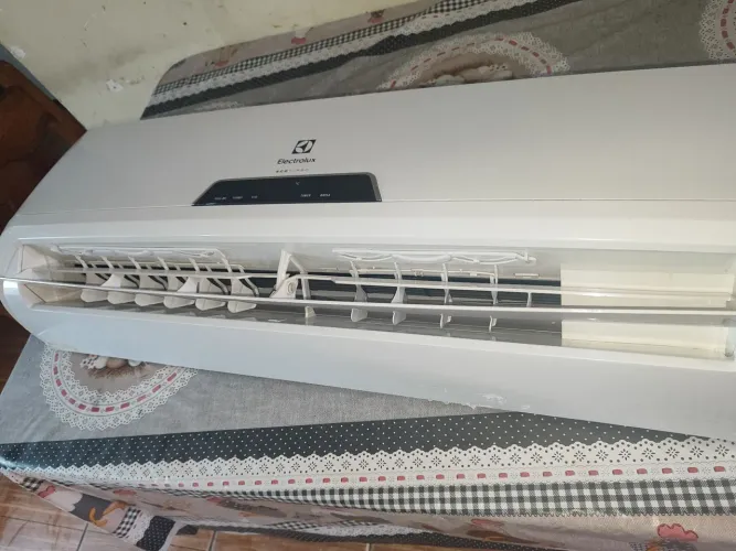 SPLIT ELETROLUX 12000 BTU INSTALAÇÃO INCLUSO.