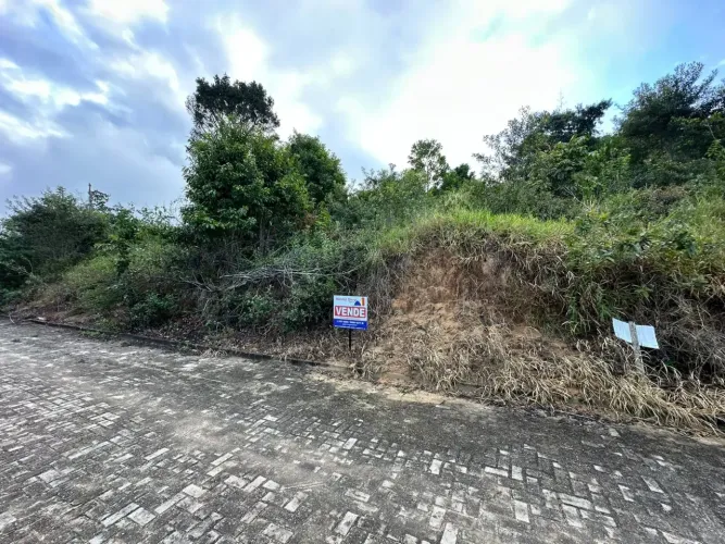 Vende terreno no Residencial Alamar
